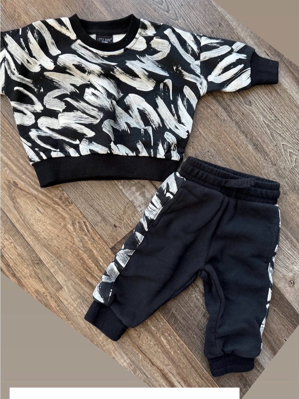 Little Bipsy Black & White Brushstroke Sweatshirt and Joggers 0-3 months
